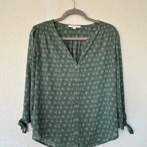 Romantic Boho Green Floral V-Neck Women's Top Size S